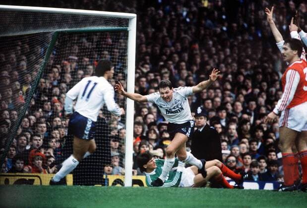 Clive Allen (Tottenham Hotspurs, Mitte) dreht jubelnd ab -  Fußball Herren League Cup 1986 1987, English, Englischer Ligapokal, Pokalspiel, Halbfinale, Spurs Gruppe London Begeisterung, Freude, Fußball Herren League Cup 1986 1987, English, Englischer Ligapokal, Pokalspiel, Halbfinale, Spurs Gruppe London Begeisterung, Freude,