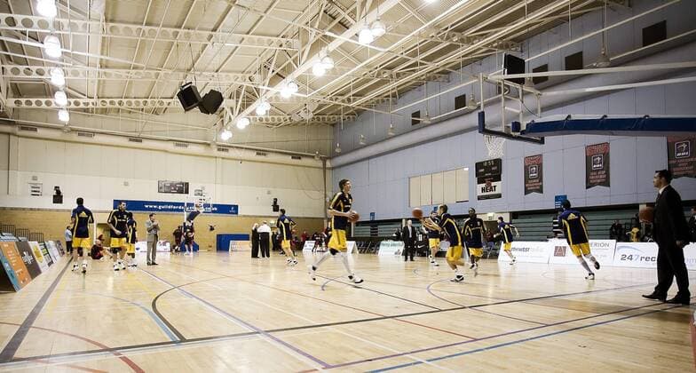Erwärmung der Teams vor der Begegnung Guildford Heat gegen ALBA Berlin im Guildford Spectrum Basketball EC 3 Herren ULEB Cup 2007 2008, Guildford Heat - ALBA Berlin 71:80 Totale Guildford Spectrum Guildford Basketball EC 3 Herren ULEB Cup 2007 2008, Guildford Heat - ALBA Berlin 71:80 Totale Guildford Spectrum Guildford