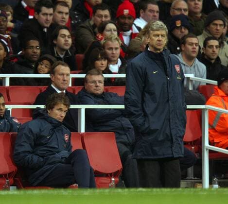 Torwart Jens Lehmann (li.) skeptisch neben Trainer Arsene Wenger (beide Arsenal) -  Fußball Herren English Premier League 2007 2008, 1. Englische Liga, Arsenal FC London Gruppe London Skepsis, Fußball Herren English Premier League 2007 2008, 1. Englische Liga, Arsenal FC London Gruppe London Skepsis,