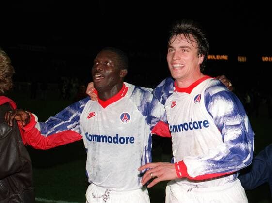 David Ginola (re.) und George Weah (beide Paris St. Germain) - Schlußjubel -  Fußball EC 3 Herren UEFA Cup 1992 1993, Pokal, Europacup, Europapokal, FC Paris Saint Germain, PSG, Viertelfinale Gruppe Paris Glück, Freude, Fußball EC 3 Herren UEFA Cup 1992 1993, Pokal, Europacup, Europapokal, FC Paris Saint Germain, PSG, Viertelfinale Gruppe Paris Glück, Freude,