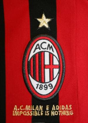 Impossible is nothing - die Zusammenarbeit zwischen dem AC Mailand und Ausrüster Adidas hat schon viele große Erfolge hervorgebracht - Fußball Herren Serie A 2007 2008, 1. Italienische Liga, Milan, Wirtschaft, Vertrag, Verlängerung Einzelbild Mailand Fußball Herren Serie A 2007 2008, 1. Italienische Liga, Milan, Wirtschaft, Vertrag, Verlängerung Einzelbild Mailand