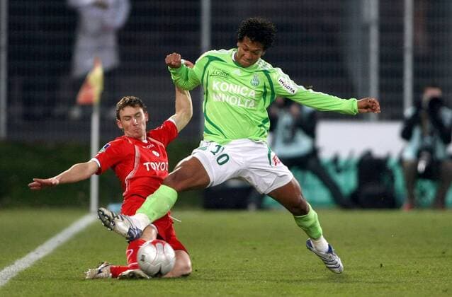 Freddy Guarin (St. Etienne, re.) gegen David Ducourtioux (Valenciennes) -  (pan23954) Fußball Herren Ligue 1 2007 2008, 1. Französische Liga, Valenciennes FC - AS Saint Etienne 2:0, ASSE Gruppe Valenciennes Dynamik, Kampf, Fußball Herren Ligue 1 2007 2008, 1. Französische Liga, Valenciennes FC - AS Saint Etienne 2:0, ASSE Gruppe Valenciennes Dynamik, Kampf,