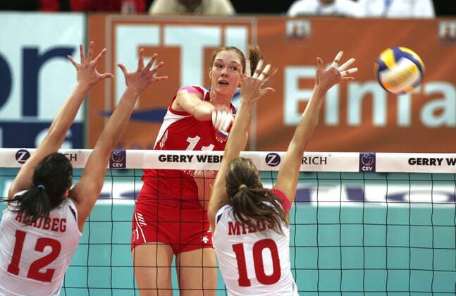 Ekaterina Gamova (Russland, Mitte) im Duell Volleyball Länderspiel Damen Olympiaqualifikation 2008, Olympia Qualifikation, Nationalmannschaft, Nationaltrikot, Gruppe Halle Westfalen Dynamik, Volleyball Länderspiel Damen Olympiaqualifikation 2008, Olympia Qualifikation, Nationalmannschaft, Nationaltrikot, Gruppe Halle Westfalen Dynamik,