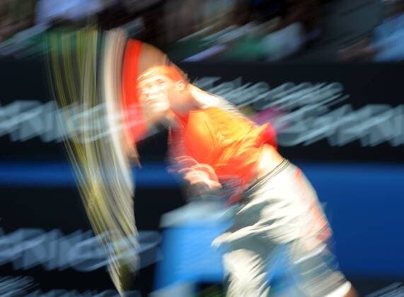 Rafael Nadal (Spanien) schlägt auf Tennis Herren Australian Open 2008, Grand Slam, ATP Tour Einzelbild Melbourne Dynamik, Tennis Herren Australian Open 2008, Grand Slam, ATP Tour Einzelbild Melbourne Dynamik,