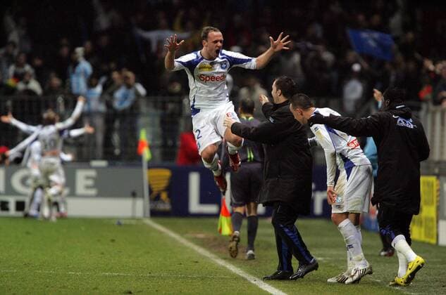 Jean Pascal Mignot (Auxerre, Mitte) - Torjubel mit Ersatzspielern an der Seitenlinie - (pan24009) Fußball Herren Coupe de la Ligue 2007 2008, Französischer Pokal, Ligapokal, AJ Auxerre Totale Auxerre Freude, Begeisterung, Fußball Herren Coupe de la Ligue 2007 2008, Französischer Pokal, Ligapokal, AJ Auxerre Totale Auxerre Freude, Begeisterung,