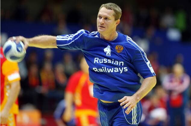 Eduard Koksharov (Rußland) am Ball -  Handball Länderspiel Herren EM 2008, Nationalteam, Nationaltrikot, Rußland Einzelbild Drammen Handball Länderspiel Herren EM 2008, Nationalteam, Nationaltrikot, Rußland Einzelbild Drammen
