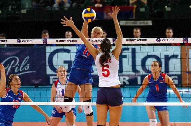 Vesna Citakovic (Serbien, hi.) gegen Mirela Delic (Kroatien) Volleyball Länderspiel Damen Olympiaqualifikation 2008, Olympia Qualifikation, Nationalmannschaft, Nationaltrikot, Gruppe Halle Westfalen Dynamik, Volleyball Länderspiel Damen Olympiaqualifikation 2008, Olympia Qualifikation, Nationalmannschaft, Nationaltrikot, Gruppe Halle Westfalen Dynamik,