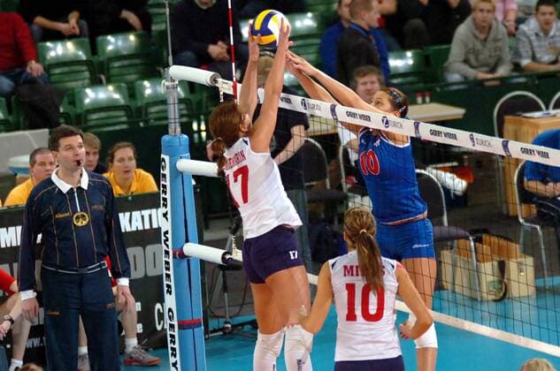 Maja Ognjenovic (Serbien, re.) gegen Ivana Kamenjarin (Kroatien) Volleyball Länderspiel Damen Olympiaqualifikation 2008, Olympia Qualifikation, Nationalmannschaft, Nationaltrikot, Gruppe Halle Westfalen Dynamik, Volleyball Länderspiel Damen Olympiaqualifikation 2008, Olympia Qualifikation, Nationalmannschaft, Nationaltrikot, Gruppe Halle Westfalen Dynamik,