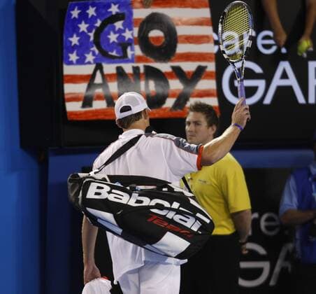 Go Andy - Andy Roddick (USA) hat es zu wörtlich genommen und verlässt enttäuscht den Platz Tennis Herren Australian Open 2008, ATP Tour, Grand Slam Einzelbild Melbourne Enttäuschung, Tennis Herren Australian Open 2008, ATP Tour, Grand Slam Einzelbild Melbourne Enttäuschung,