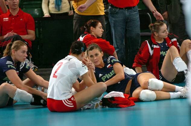 Enttäuschte Polinnen u.a. Katarzyna Dolata Skowronska (3.v.li.) Volleyball Länderspiel Damen Olympia Qualifikation 2008, Olympiaqualifikation, Nationalmannschaft, Nationaltrikot Finale Endspiel Gruppe Halle Westfalen Enttäuschung, Volleyball Länderspiel Damen Olympia Qualifikation 2008, Olympiaqualifikation, Nationalmannschaft, Nationaltrikot Finale Endspiel Gruppe Halle Westfalen Enttäuschung,
