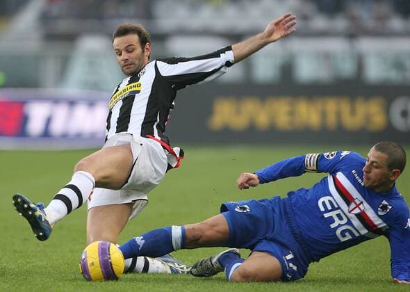Cristiano Zanetti (Juventus Turin, li.) gegen Angelo Palombo (Sampdoria Genua) -  Fußball Herren Serie A 2007 2008, 1. Italienische Liga, Juventus Turin - Sampdoria Genua 0:0, Juve Gruppe Turin Dynamik, Kampf, Fußball Herren Serie A 2007 2008, 1. Italienische Liga, Juventus Turin - Sampdoria Genua 0:0, Juve Gruppe Turin Dynamik, Kampf,