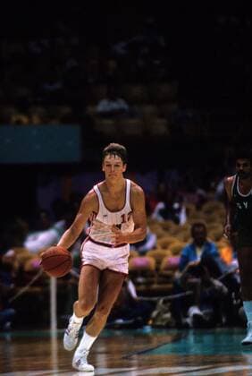 Detlef Schrempf (BR Deutschland) am Ball Basketball OS Sommer Herren Olympische Spiele 1984, Sommerspiele, Länderspiel, Nationalmannschaft, Nationaltrikot, Vdia Einzelbild Los Angeles Dynamik, Basketball OS Sommer Herren Olympische Spiele 1984, Sommerspiele, Länderspiel, Nationalmannschaft, Nationaltrikot, Vdia Einzelbild Los Angeles Dynamik,