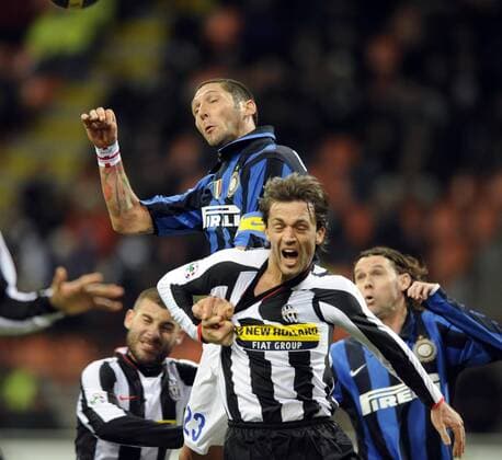Nicola Legrottaglie (Juventus Turin, vorn) gegen Marco Materazzi (Inter Mailand) - Fußball Herren Coppa Italia 2007 2008, Italienischer Pokal, Pokalspiel, Gruppe Mailand Dynamik, Kampf, Fußball Herren Coppa Italia 2007 2008, Italienischer Pokal, Pokalspiel, Gruppe Mailand Dynamik, Kampf,