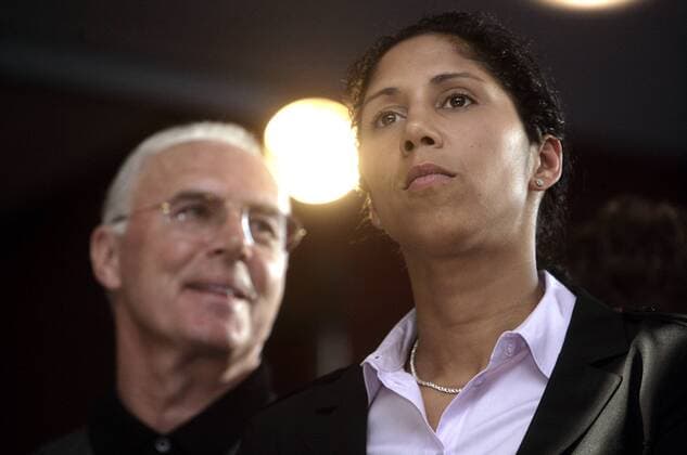 Steffi Jones (OK Präsidentin Frauen Fußball WM 2011) und Franz Beckenbauer (beide Deutschland) anlässlich der Büro Eröffnung des OK FIFA WM 2011 in der Frankfurter DFB Zentrale Fußball Damen WM Organisation 2008, Nationalteam, Frauen, Frauenfußball, Büroeröffnung, Einweihung Gruppe Frankfurt M. Fußball Damen WM Organisation 2008, Nationalteam, Frauen, Frauenfußball, Büroeröffnung, Einweihung Gruppe Frankfurt M.