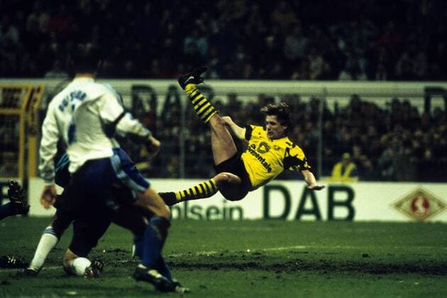 Frank Mill (BVB, re.) - Fallrückzieher Fußball 1. BL Herren DEUTSCHSPRACHIGE SPORTZEITSCHRIFTEN UND -ZEITUNGEN NUR NACH RÜCKSPRACHE, Saison 1991 1992 Gruppe Dortmund Dynamik, Fußball 1. BL Herren DEUTSCHSPRACHIGE SPORTZEITSCHRIFTEN UND -ZEITUNGEN NUR NACH RÜCKSPRACHE, Saison 1991 1992 Gruppe Dortmund Dynamik,