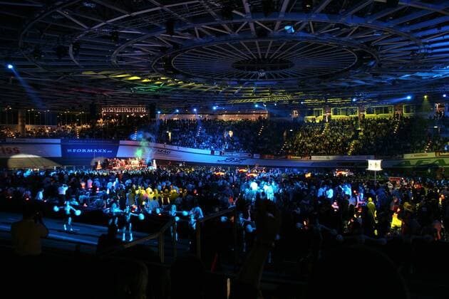 Lichtshow im Velodrom zum Berliner Sechstagerennen 2008 Radsport Herren Berliner Sechstagerennen 2008, Sechstage, Sechs, Sixdays, six days Rad, Bahn, Halle, Indoor, Bahnrad Totale Velodrom, Bahnradsport Berlin Radsport Herren Berliner Sechstagerennen 2008, Sechstage, Sechs, Sixdays, six days Rad, Bahn, Halle, Indoor, Bahnrad Totale Velodrom, Bahnradsport Berlin