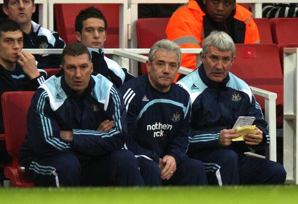 Fußball, Trainerhistorie Newcastle United von 1895 bis heute Trainer Kevin Keegan (Mitte) zwischen seinen Co Trainern Nigel Pearson (li.) und Terry McDermott (alle Newcastle) - Fußball Herren FA Cup 2007 2008, Englischer Pokal, Pokalspiel, Newcastle United Gruppe London Spannung, Konzentration, Fußball Herren FA Cup 2007 2008, Englischer Pokal, Pokalspiel, Newcastle United Gruppe London Spannung, Konzentration,