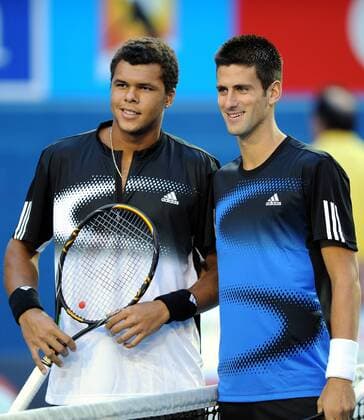 Jo Wilfried Tsonga (Frankreich, li.) und Novak Djokovic (Serbien) -  Tennis Herren Australian Open 2008, Grand Slam, ATP Tour, Finale, Endspiel Gruppe Melbourne Tennis Herren Australian Open 2008, Grand Slam, ATP Tour, Finale, Endspiel Gruppe Melbourne