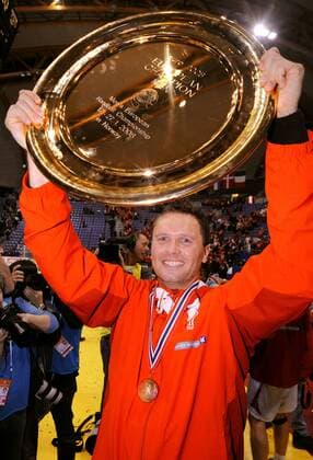Lars Christiansen (Dänemark) - Europameister 2008 - präsentiert den Pokal Handball Länderspiel Herren EM 2008, Finale, Endspiel, Nationalmannschaft Einzelbild Lillehammer Begeisterung, Freude, Handball Länderspiel Herren EM 2008, Finale, Endspiel, Nationalmannschaft Einzelbild Lillehammer Begeisterung, Freude,