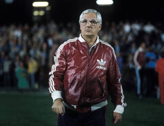 Bundestrainer Jupp Derwall (BR Deutschland) Fußball Länderspiel Herren DEUTSCHSPRACHIGE SPORTZEITSCHRIFTEN UND -ZEITUNGEN NUR NACH RÜCKSPRACHE, Nationalmannschaft 1980 Einzelbild Aufnahmedatum geschätzt Hannover Fußball Länderspiel Herren DEUTSCHSPRACHIGE SPORTZEITSCHRIFTEN UND -ZEITUNGEN NUR NACH RÜCKSPRACHE, Nationalmannschaft 1980 Einzelbild Aufnahmedatum geschätzt Hannover