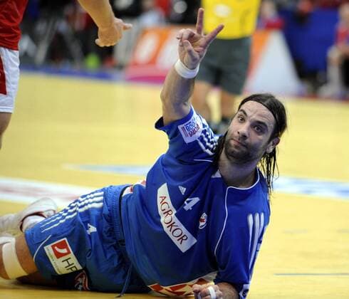 Ivano Balic (Kroatien) reklamiert am Boden Handball Länderspiel Herren EM 2008, Nationalteam, Nationaltrikot, Finale Einzelbild Lillehammer Handball Länderspiel Herren EM 2008, Nationalteam, Nationaltrikot, Finale Einzelbild Lillehammer