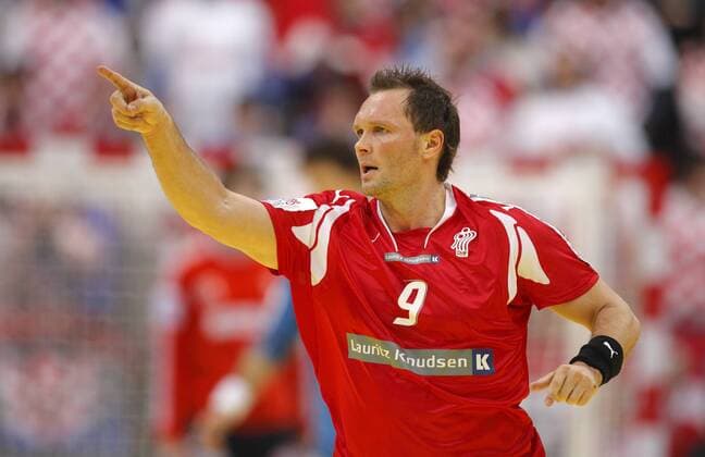 Lars Christiansen (Dänemark) gibt Anweisungen Handball Länderspiel Herren EM 2008, Nationalteam, Nationaltrikot, Endspiel, Finale Einzelbild Lillehammer Handball Länderspiel Herren EM 2008, Nationalteam, Nationaltrikot, Endspiel, Finale Einzelbild Lillehammer