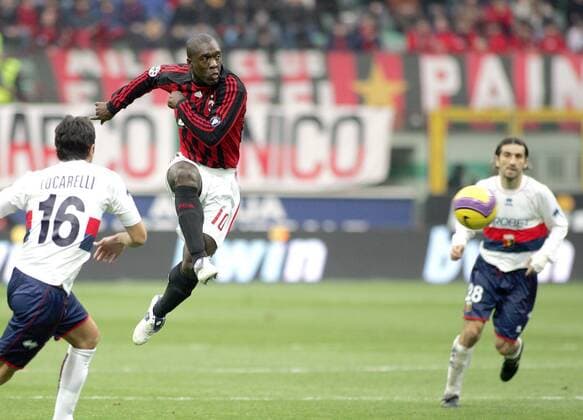 Clarence Seedorf (AC Mailand, Mitte) am Ball - Fußball Herren Serie A 2007 2008, 1. Italienische Liga, Milan, AC Mailand - FC Genua 1893 Gruppe Genoa CFC Mailand Dynamik, Höhe, Fußball Herren Serie A 2007 2008, 1. Italienische Liga, Milan, AC Mailand - FC Genua 1893 Gruppe Genoa CFC Mailand Dynamik, Höhe,