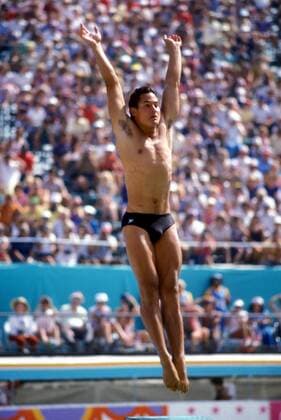 Greg Louganis (USA) Wasserspringen OS Sommer Herren Olympische Spiele 1984, Sommerspiele, Kunstspringen, Turmspringen Einzelbild Los Angeles Wasserspringen OS Sommer Herren Olympische Spiele 1984, Sommerspiele, Kunstspringen, Turmspringen Einzelbild Los Angeles
