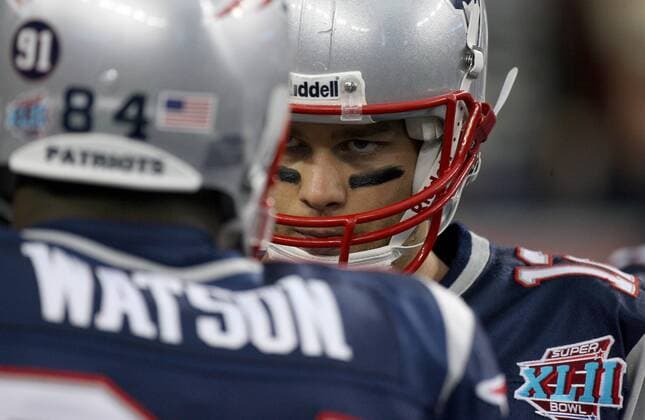 Tom Brady (New England Patriots, re.) - (SBP2008020375) American Football Herren 42. Super Bowl 2008, SuperBowl, Finale, Endspiel, XLII, NFL 2007 Gruppe Glendale American Football Herren 42. Super Bowl 2008, SuperBowl, Finale, Endspiel, XLII, NFL 2007 Gruppe Glendale
