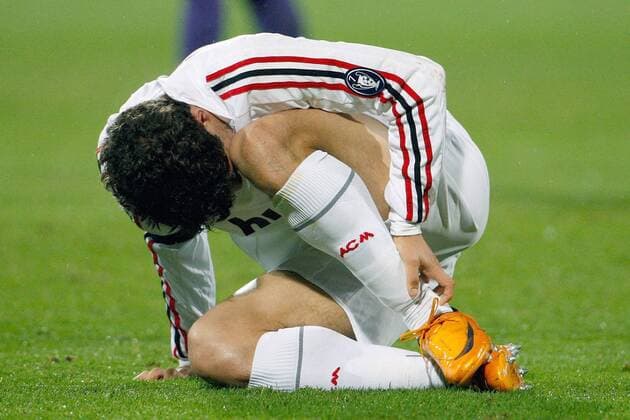 Alexandre Pato (AC Mailand) verletzt am Boden -  Fußball Herren Serie A 2007 2008, 1. Italienische Liga, AC Mailand Milan Einzelbild Florenz Fußball Herren Serie A 2007 2008, 1. Italienische Liga, AC Mailand Milan Einzelbild Florenz
