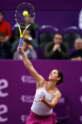 Camille Pin (Frankreich) - Aufschlag -  (pan24352) Tennis Damen Open Gaz de France 2008, WTA Tour Einzelbild Paris Tennis Damen Open Gaz de France 2008, WTA Tour Einzelbild Paris 