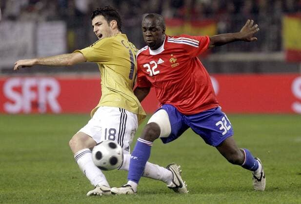 Cesc Fabregas (Spanien, li.) gegen Lassana Diarra (Frankreich) - - NOxONLINExUSE Fußball Länderspiel Herren Freundschaftsspiel 2008, Test, Testspiel, Nationalteam, Nationaltrikot, Spanien - Frankreich 1:0 Gruppe Malaga Dynamik, Fußball Länderspiel Herren Freundschaftsspiel 2008, Test, Testspiel, Nationalteam, Nationaltrikot, Spanien - Frankreich 1:0 Gruppe Malaga Dynamik,