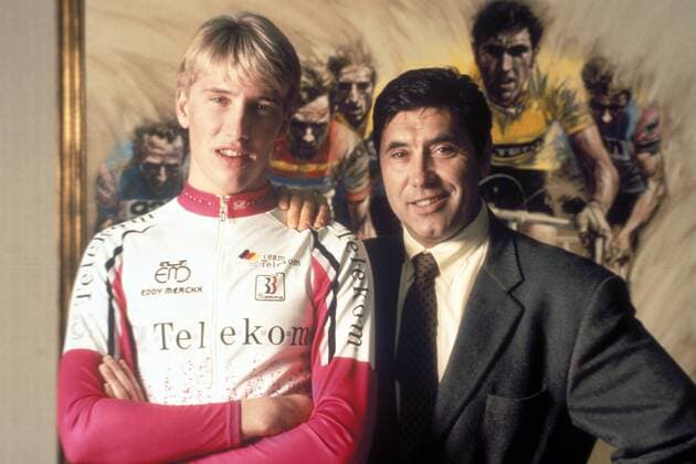 Axel Merckx (Team Telekom, li.) und sein Vater Eddy (beide Belgien) Radsport Herren 1994, Straßenradsport, Straße, Rad Gruppe Aufnahmedatum geschätzt Radsport Herren 1994, Straßenradsport, Straße, Rad Gruppe Aufnahmedatum geschätzt