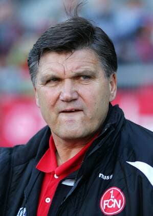 Trainer Hans Meyer (Nürnberg) skeptisch Fußball 1. BL Herren Saison 2007 2008, 1. FC Nürnberg Porträt Nürnberg Skepsis, Fußball 1. BL Herren Saison 2007 2008, 1. FC Nürnberg Porträt Nürnberg Skepsis,