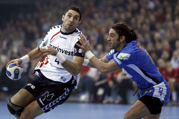 Blazenko Lackovic (Flensburg, li.) gegen Bertrand Gille (Hamburg) Handball EC 1 Herren Champions League 2007 2008, SG Flensburg Handewitt - HSV Hamburg 33:33 Gruppe Flensburg Dynamik, Handball EC 1 Herren Champions League 2007 2008, SG Flensburg Handewitt - HSV Hamburg 33:33 Gruppe Flensburg Dynamik,