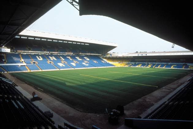 Innenansicht des Stadions Elland Road, Spielstätte der EM 1996 und Heimspielstätte von Leeds Fußball Herren , EM 1996 o0 Austragungsort, Wettkampfstätte, Spielstätten Totale Aufnahmedatum geschätzt Leeds Leere, Fußball Herren , EM 1996 o0 Austragungsort, Wettkampfstätte, Spielstätten Totale Aufnahmedatum geschätzt Leeds Leere,