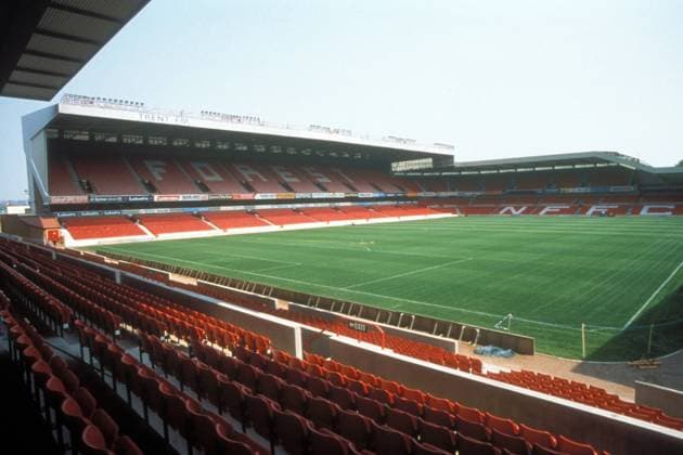 Innenansicht des City Ground Stadions, Spielstätte der EM 1996 und Heimspielstätte von Nottingham Fußball Herren , EM 1996 o0 Austragungsort, Wettkampfstätte, Spielstätten Totale Aufnahmedatum geschätzt Nottingham Leere, Fußball Herren , EM 1996 o0 Austragungsort, Wettkampfstätte, Spielstätten Totale Aufnahmedatum geschätzt Nottingham Leere,