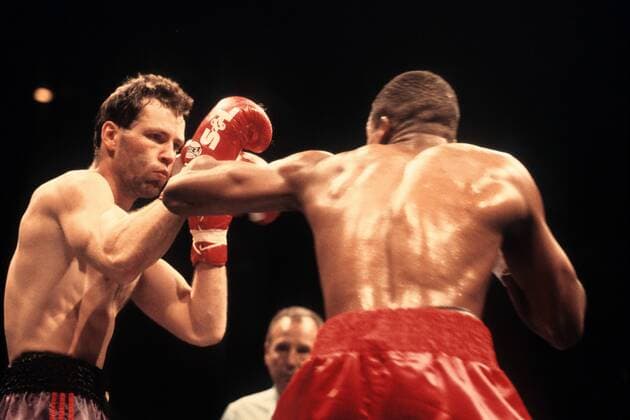 Henry Maske (Deutschland, li.) gegen Anthony Hembrick (USA) Boxen Herren IBF WM 1993, Boxsport, Profiboxen, Halbschwergewicht, Gruppe Düsseldorf Boxen Herren IBF WM 1993, Boxsport, Profiboxen, Halbschwergewicht, Gruppe Düsseldorf