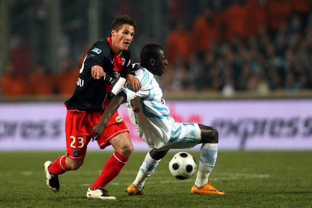 Jeremy Clement (Paris St. Germain, li.) gegen Mamadou Niang (Marseille) - Fußball Herren Ligue 1 2007 2008, 1. Französische Liga, Olympique de Marseille - Paris St. Germain 2:1, PSG, OM Gruppe Marseille Dynamik, Kampf, Fußball Herren Ligue 1 2007 2008, 1. Französische Liga, Olympique de Marseille - Paris St. Germain 2:1, PSG, OM Gruppe Marseille Dynamik, Kampf,