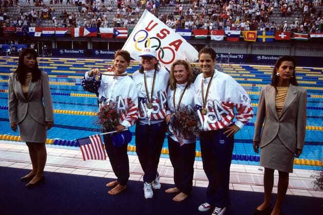 USA gewinnt die 4 x 100 Meter Freistilstaffel bei den olympischen Sommerspielen 1992 in Barcelona, v.li.: Nicole Haislett, Jennifer Thompson, Angel Martino und Summer Sanders Schwimmen OS Sommer Damen Olympische Spiele 1992, Sommerspiele, Freistil, Freistilschwimmen, Kraul, Kraulschwimmen, Staffel Gruppe Aufnahmedatum geschätzt Barcelona, Olympiaringe Begeisterung, Freude, Schwimmen OS Sommer Damen Olympische Spiele 1992, Sommerspiele, Freistil, Freistilschwimmen, Kraul, Kraulschwimmen, Staffel Gruppe Aufnahmedatum geschätzt Barcelona, Olympiaringe Begeisterung, Freude,