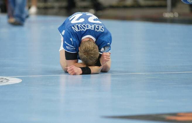 Gudjon Valur Sigurdsson (Gummersbach) verzweifelt Handball EC 1 Herren Champions League 2007 2008, VfL Gummersbach Einzelbild Köln Enttäuschung, Verzweiflung, Handball EC 1 Herren Champions League 2007 2008, VfL Gummersbach Einzelbild Köln Enttäuschung, Verzweiflung,
