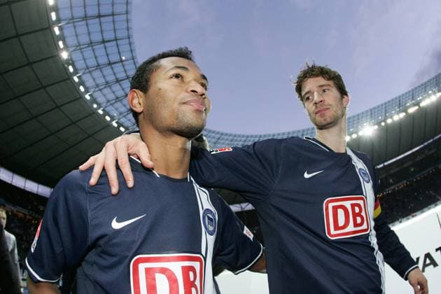 Raffael (li.) und Arne Friedrich (beide Hertha) - Schlussjubel Fußball 1. BL Herren Saison 2007 2008, Hertha BSC Berlin Gruppe Berlin Freude, Fußball 1. BL Herren Saison 2007 2008, Hertha BSC Berlin Gruppe Berlin Freude,