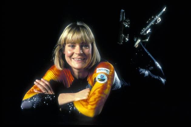 Gunda Niemann (Deutschland) gut gelaunt Eisschnellauf Damen Fotoshooting 1994, Fotostudio, Studioaufnahme Einzelbild Aufnahmedatum geschätzt Freude, Eisschnellauf Damen Fotoshooting 1994, Fotostudio, Studioaufnahme Einzelbild Aufnahmedatum geschätzt Freude,