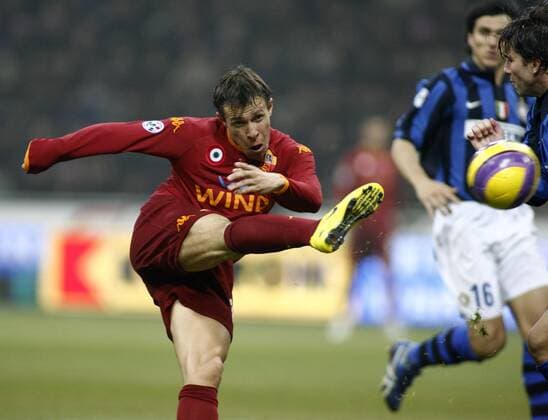 Rodrigo Taddei (AS Rom) am Ball -  Fußball Herren Serie A 2007 2008, 1. Italienische Liga, AS Rom, Roma Einzelbild Mailand Dynamik, Fußball Herren Serie A 2007 2008, 1. Italienische Liga, AS Rom, Roma Einzelbild Mailand Dynamik,