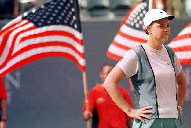 Lindsay Davenport (USA) während der Siegerehrung nach ihrem Sieg bei den US Open 1998 -  (NYP98091212) Tennis Damen US Open 1998, Grand Slam, WTA Tour, Finale Einzelbild Flushing Meadows New York, NY, N Y Freude, Tennis Damen US Open 1998, Grand Slam, WTA Tour, Finale Einzelbild Flushing Meadows New York, NY, N Y Freude,