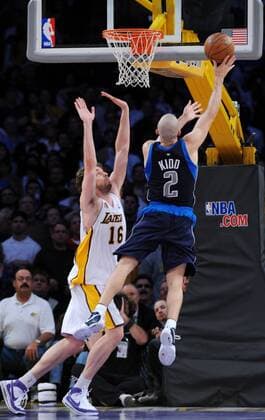 Jason Kidd (Dallas Mavericks, re.) gegen Pau Gasol (Los Angeles Lakers) -  (LAP2008030235) Basketball Herren NBA 2007 2008, Los Angeles Lakers - Dallas Mavericks Gruppe Los Angeles, L.A., LA Dynamik, Basketball Herren NBA 2007 2008, Los Angeles Lakers - Dallas Mavericks Gruppe Los Angeles, L.A., LA Dynamik,