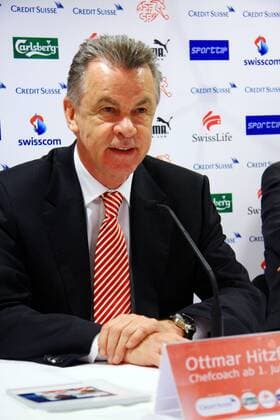 Ottmar Hitzfeld (Deutschland), Nationaltrainer der Schweiz ab Sommer 2008, während der Pressekonferenz Fußball Herren Nationalteam 2008, Präsentation, Pressetermin, Pressekonferenz Einzelbild Zürich Fußball Herren Nationalteam 2008, Präsentation, Pressetermin, Pressekonferenz Einzelbild Zürich 