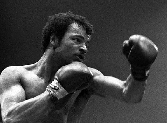 Großbritannien, Black History Month im Oktober - Sport John Conteh (Großbritannien) -  Boxen Herren WBC Weltmeisterschaft 1975, Boxsport, Profiboxen, Halbschwergewicht Einzelbild London Boxen Herren WBC Weltmeisterschaft 1975, Boxsport, Profiboxen, Halbschwergewicht Einzelbild London