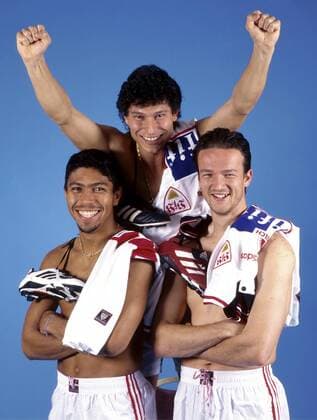 Magisches Dreieck des VfB Stuttgart, v.li.: Giovane Elber, Krassimir Balakov und Fredi Bobic Fußball 1. BL Herren Saison 1995 1996, VfB Stuttgart, Fotostudio, Studioaufnahme Gruppe Aufnahmedatum geschätzt Stuttgart Freude, Fußball 1. BL Herren Saison 1995 1996, VfB Stuttgart, Fotostudio, Studioaufnahme Gruppe Aufnahmedatum geschätzt Stuttgart Freude,