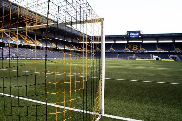 Innenansicht des Stade de Suisse - Heimspielstätte des BSC Young Boys Bern und Austragungsort der EURO 2008 Fußball EM Herren Vorschau EM 2008, Austragungsort, Wettkampfstätte, Spielstätte Totale Wankdorf, Wankdorfstadion Bern Leere, Fußball EM Herren Vorschau EM 2008, Austragungsort, Wettkampfstätte, Spielstätte Totale Wankdorf, Wankdorfstadion Bern Leere, 